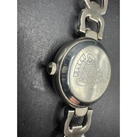Vintage Gucci Women\'s Watch With Blue Face And Stainless Steel Band 23.6mm main image 7